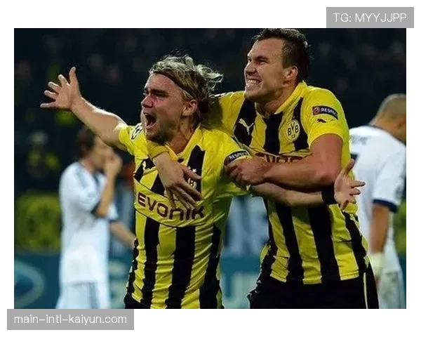 多特蒙德宣布伊杜纳信号公园球场南看台扩建计划，将增加2500个站席